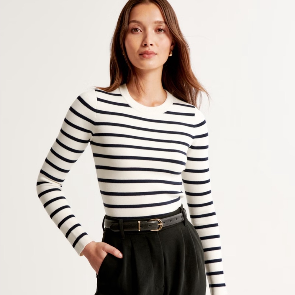 Abercrombie Slim Crew Sweater Top